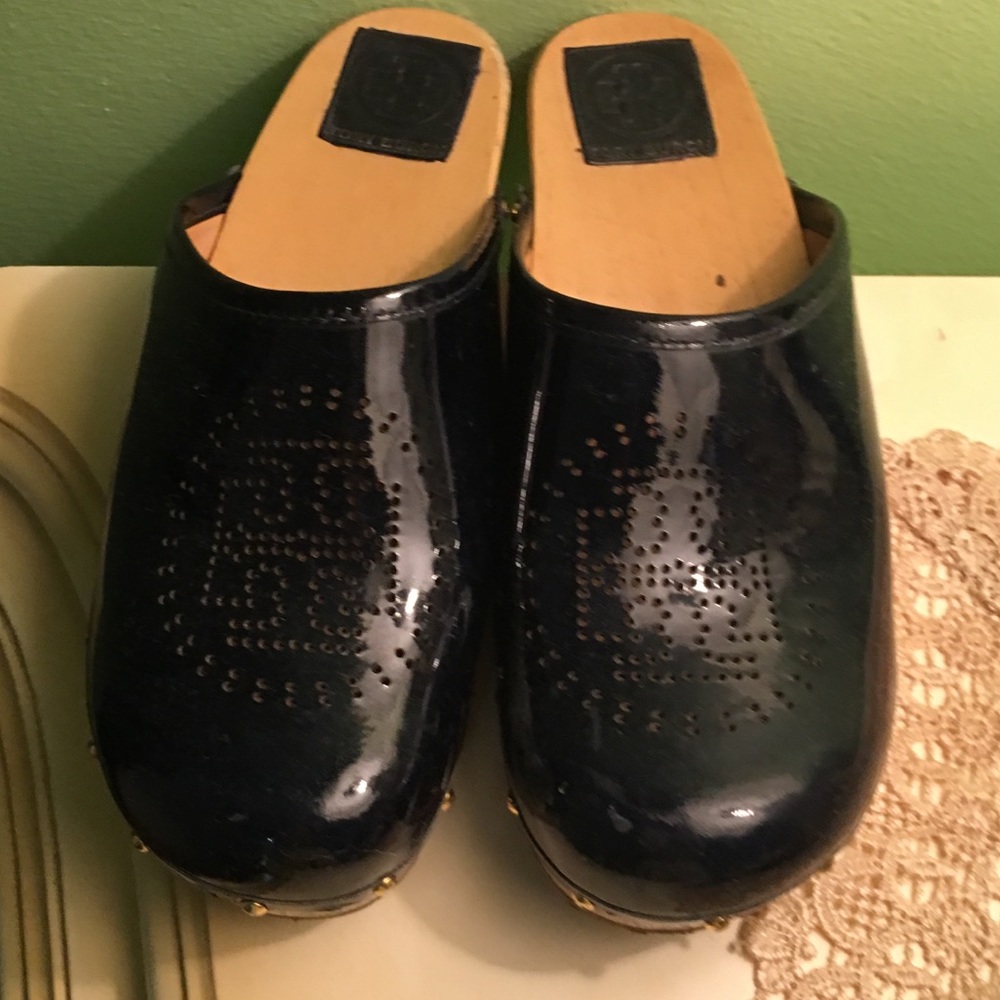 Shoe